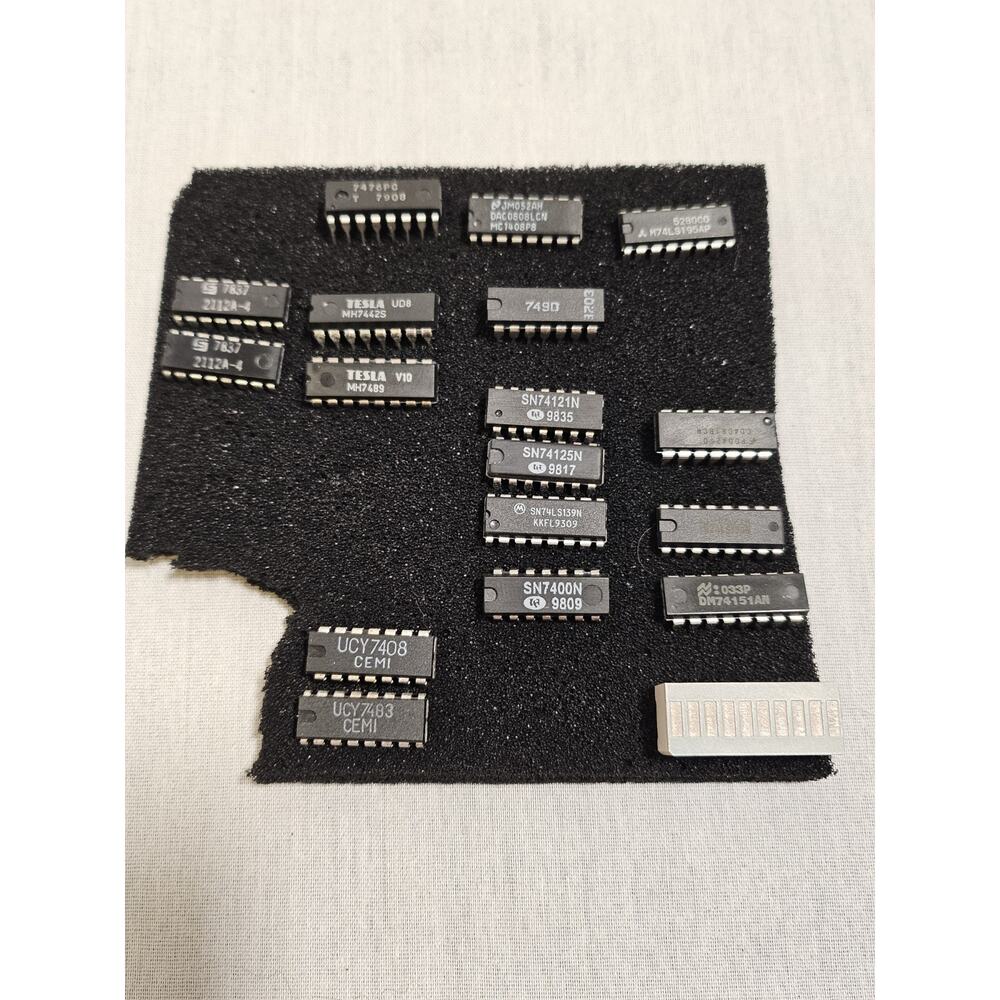 16 Pin Integrated Circuit Lot Of 18 Assorted Circuits Various Brands